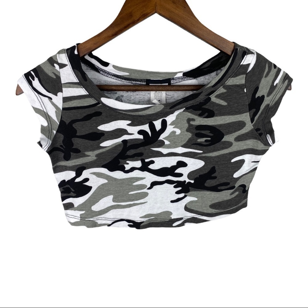 Lux Camo Crop Top Size Medium
